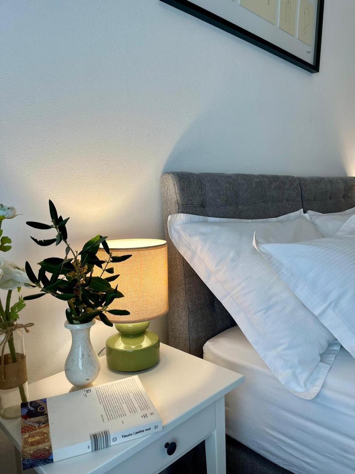 Apartments Curnic Jesenice  Extérieur photo