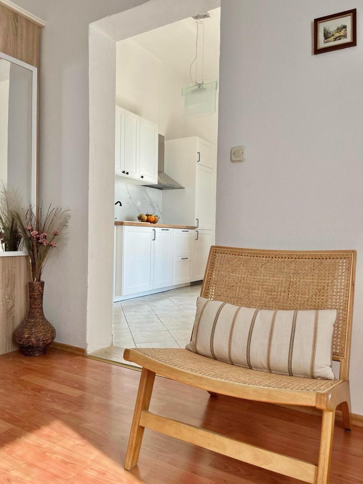 Apartments Curnic Jesenice  Extérieur photo