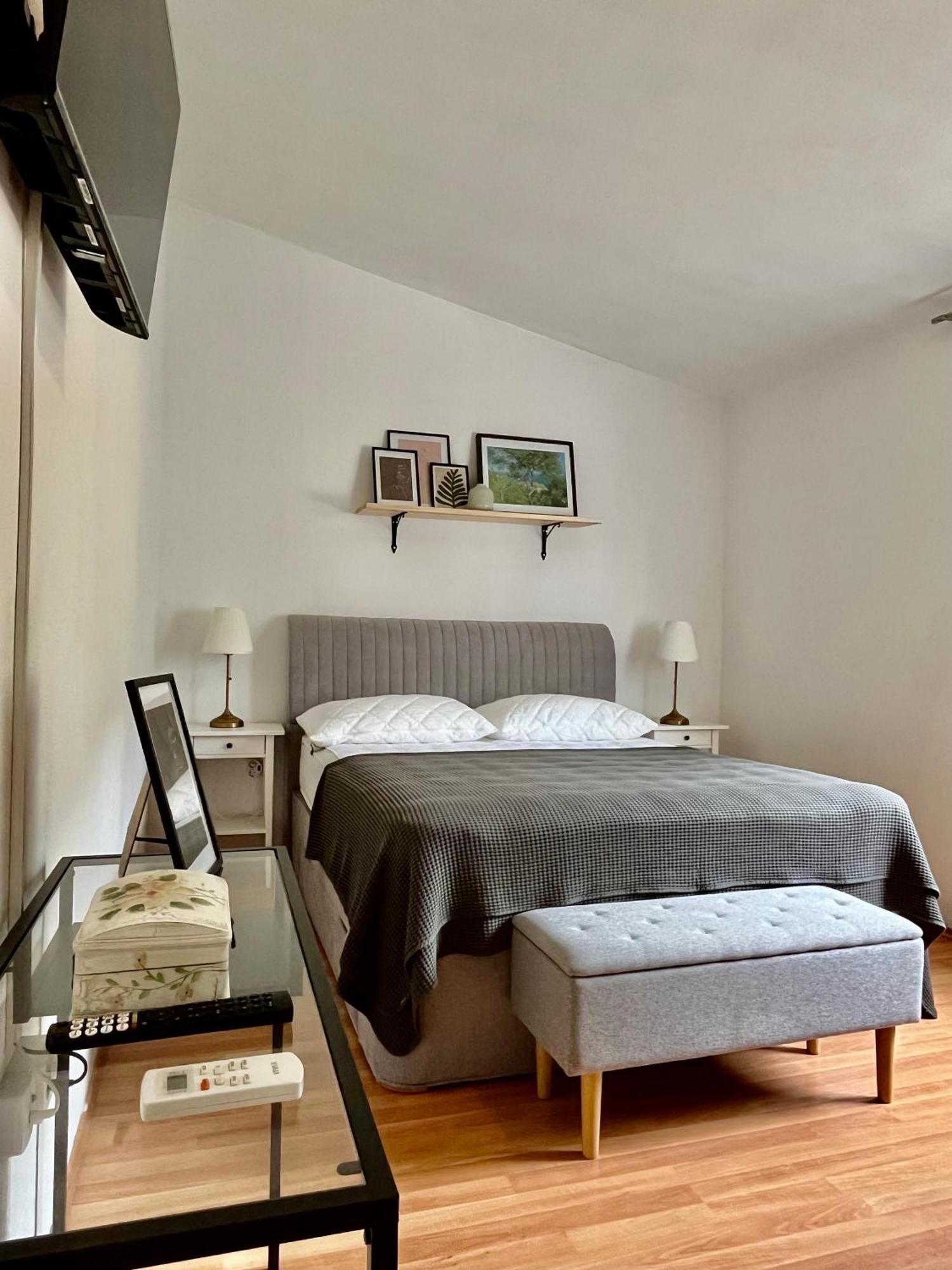 Apartments Curnic Jesenice  Extérieur photo